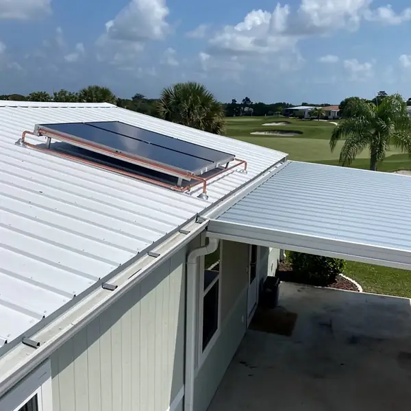 Solar water heater on manufactured home roof